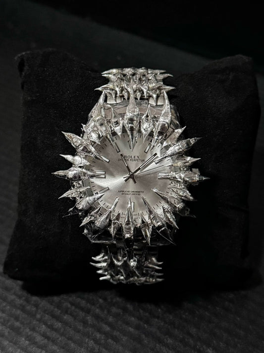 404CLVB Original Alien Light Luxury Watch💸
